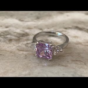 🦋Light purple cubic zirconia ring